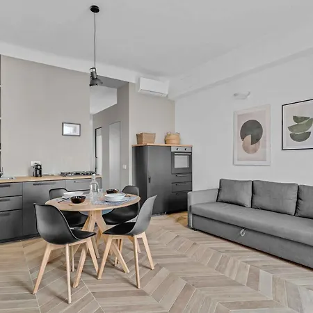VEN54 -Loreto - Duomo- Modern - Central - Bright-2